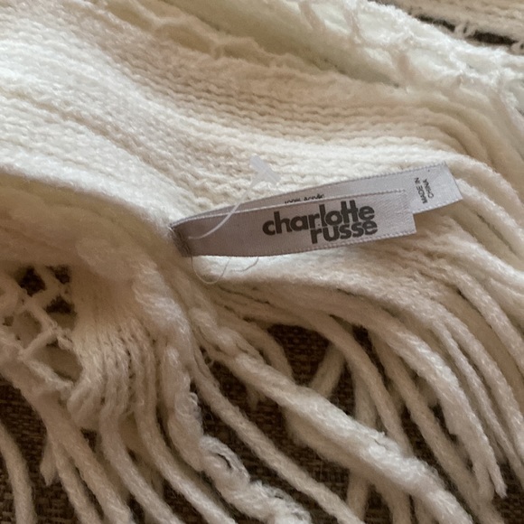Charlotte Russe White winter scarf - Picture 5 of 6
